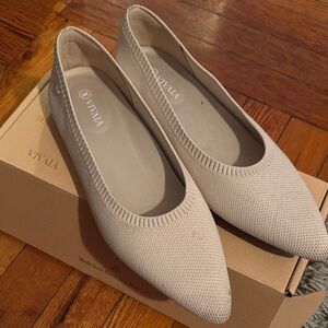 VIVAIA Women's Beige Flats